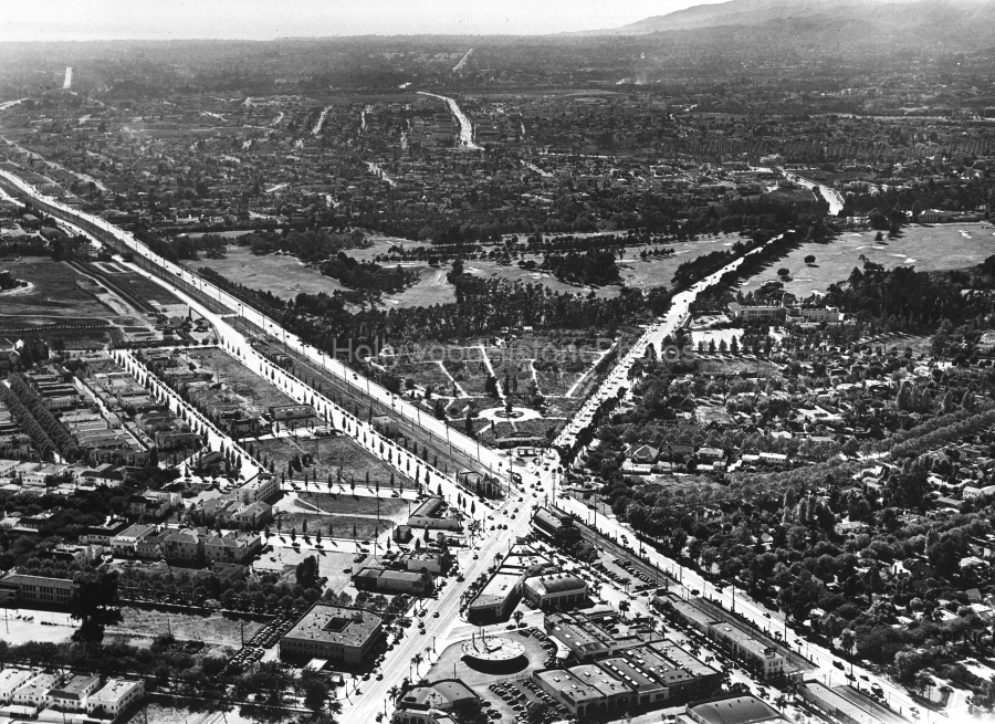 Holmby Hills 1945 WM.jpg